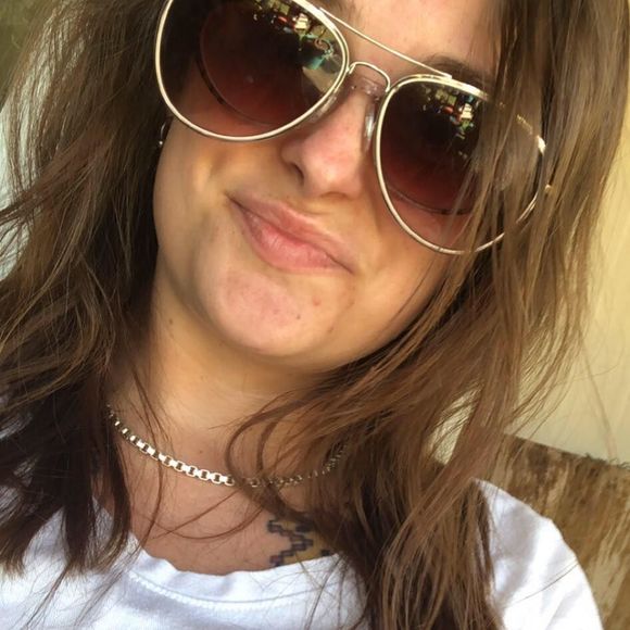 Meet your Posher, Chastity - Picture 1 of 1